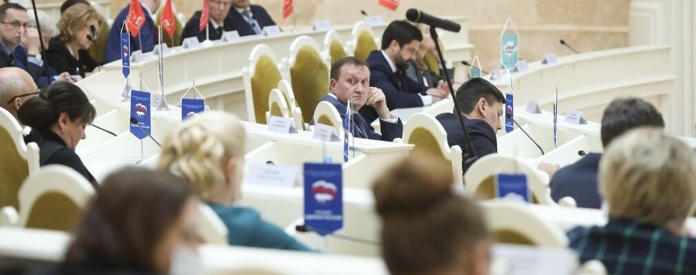 Комнаты с соседкой старушкой продаются быстрее почему россияне начали массово скупать коммуналки
