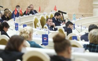 Комнаты с соседкой старушкой продаются быстрее почему россияне начали массово скупать коммуналки