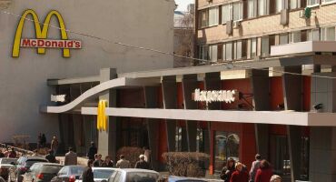 Российский McDonald’s сменил название юрлица на “Система ПБО” | В России | 03.06.2022 | РЕН ТВ
