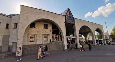Смольный благоустроит пространство у метро «Старая Деревня» на год позже обещанного срока